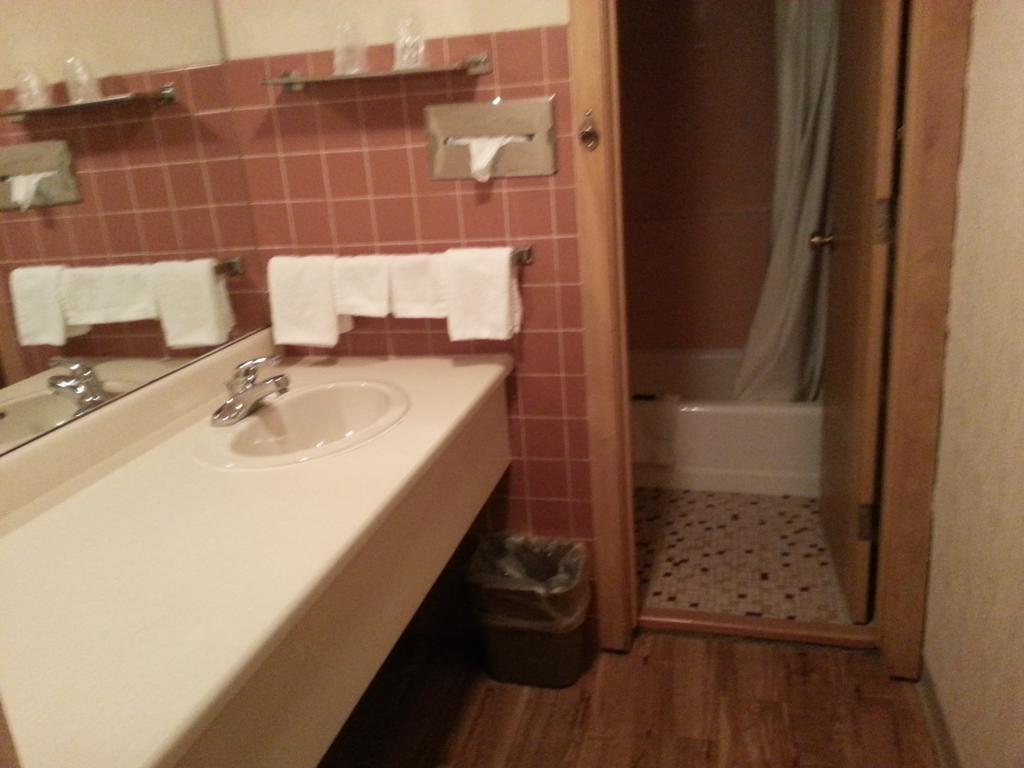 Mid Town Motel Грейт-Фолс Номер фото