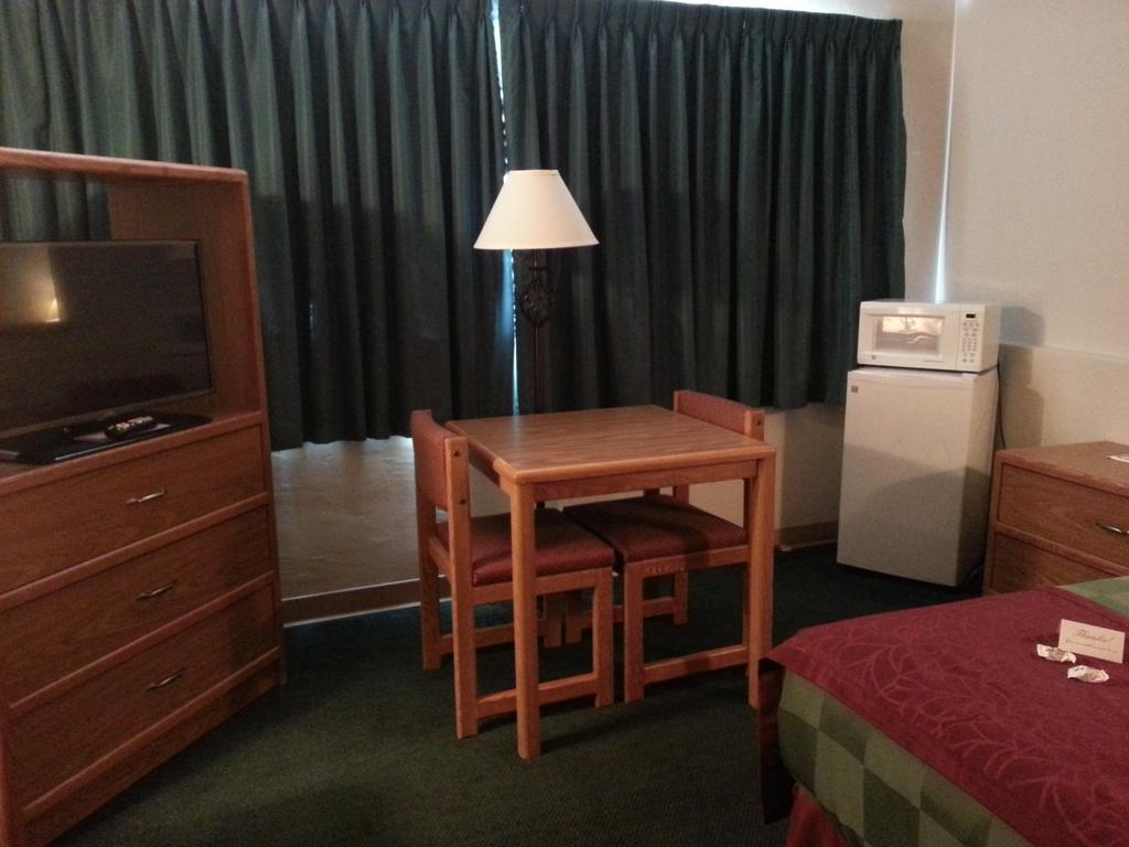 Mid Town Motel Грейт-Фолс Номер фото